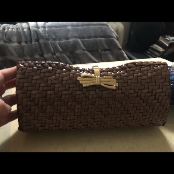 Pair of basket weave clutches metal clasps. MINT! - Picture 2 of 8